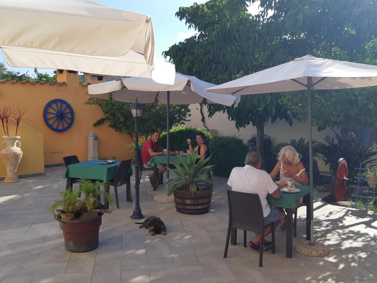 Da Sarah Hotel Muravera Buitenkant foto