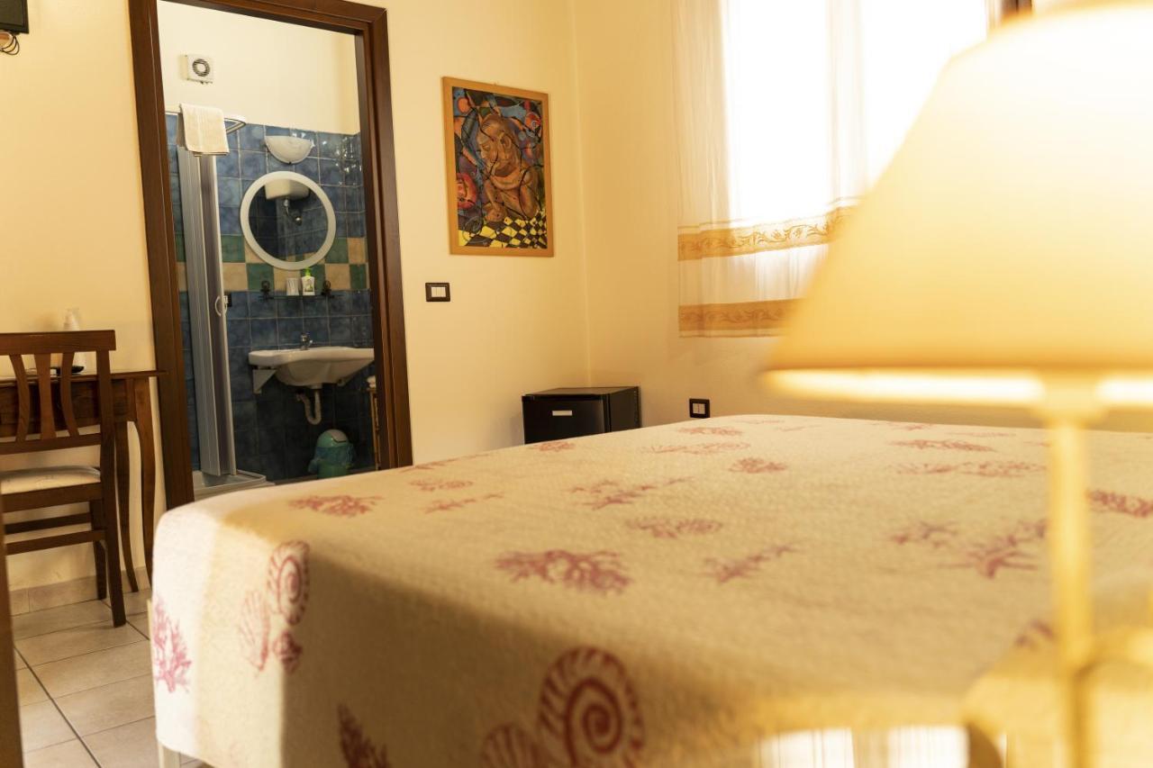 Da Sarah Hotel Muravera Buitenkant foto