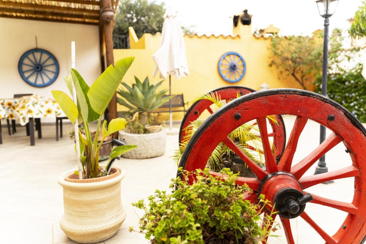 Da Sarah Hotel Muravera Buitenkant foto