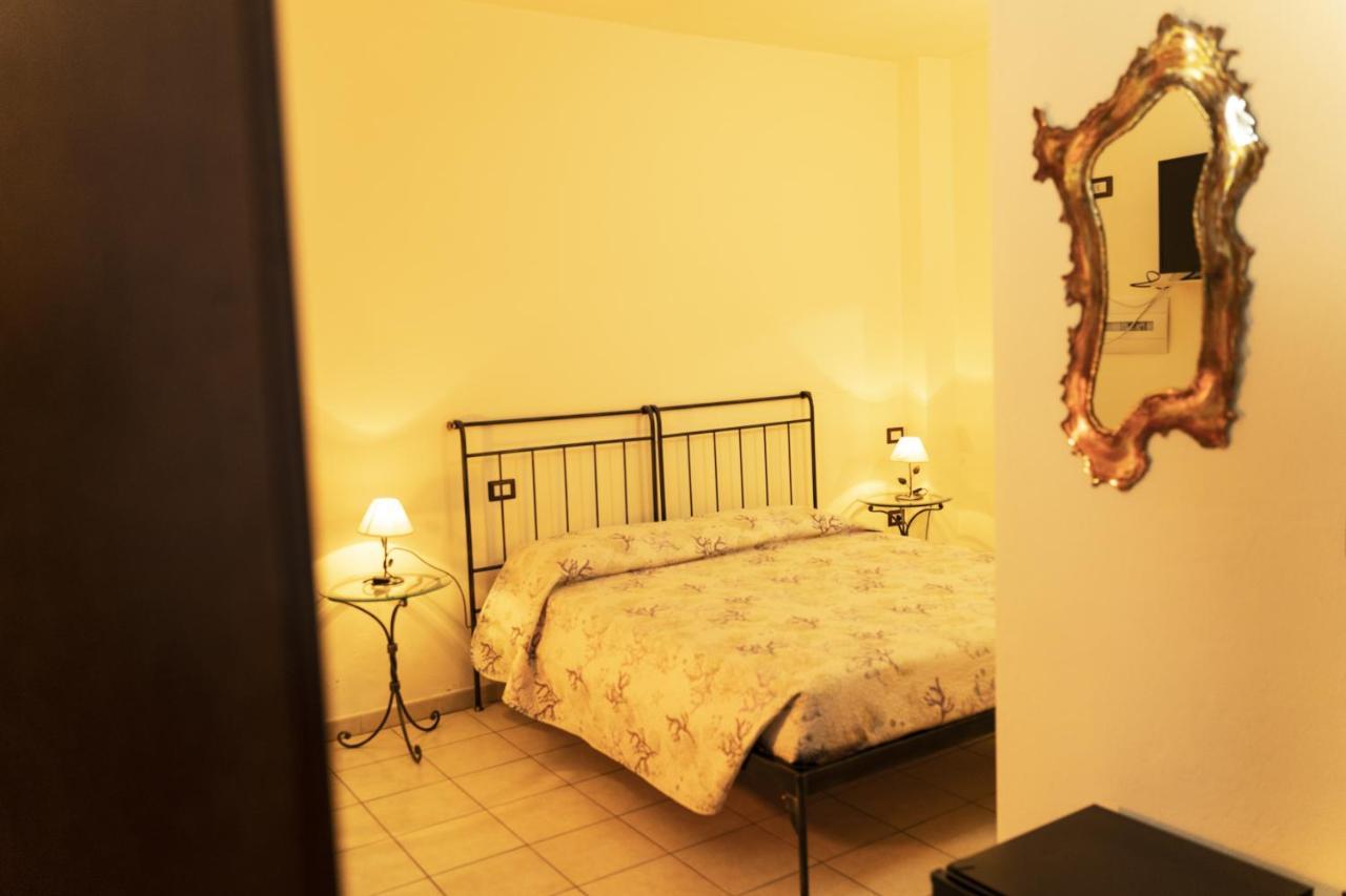 Da Sarah Hotel Muravera Buitenkant foto
