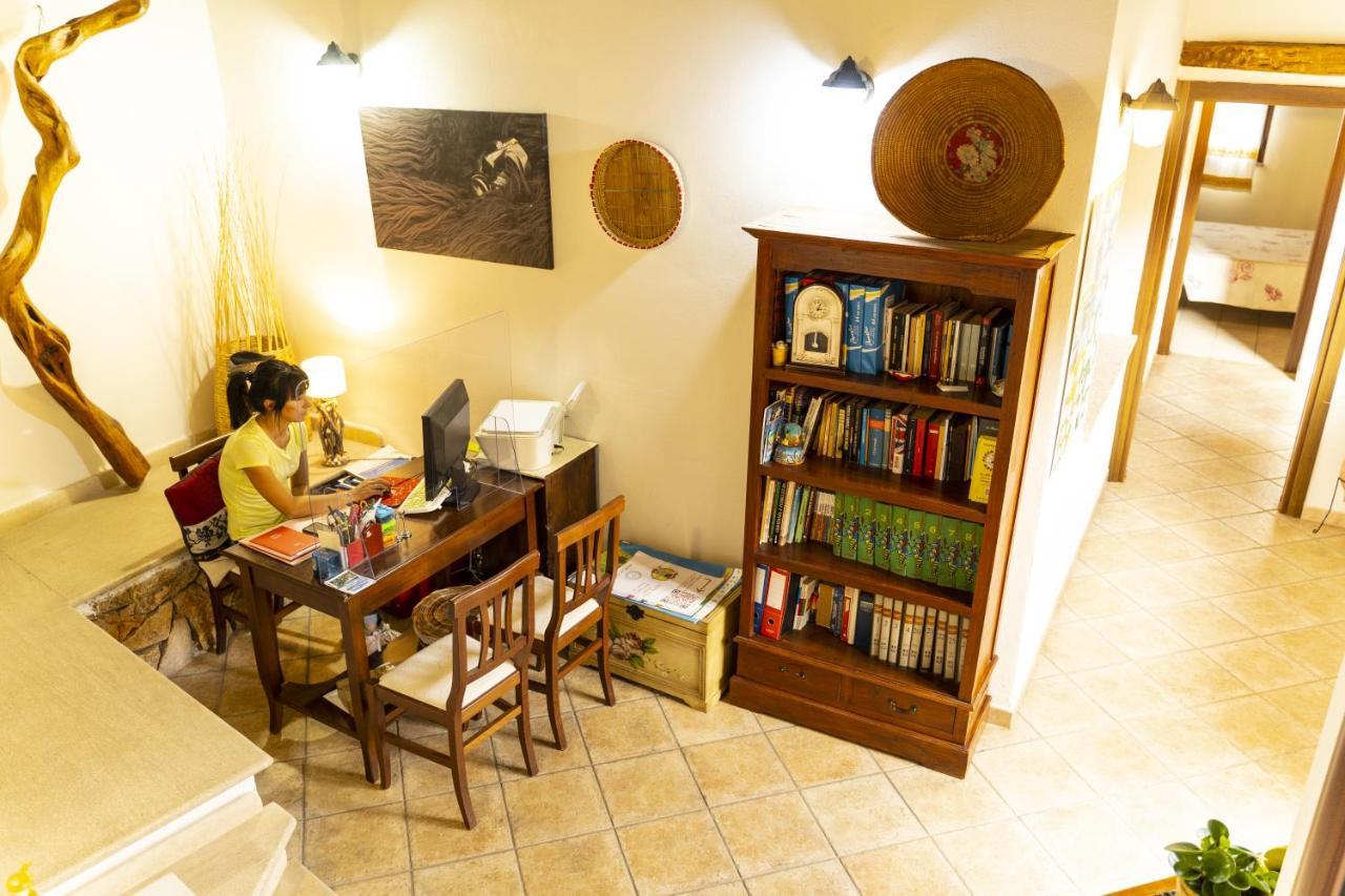Da Sarah Hotel Muravera Buitenkant foto