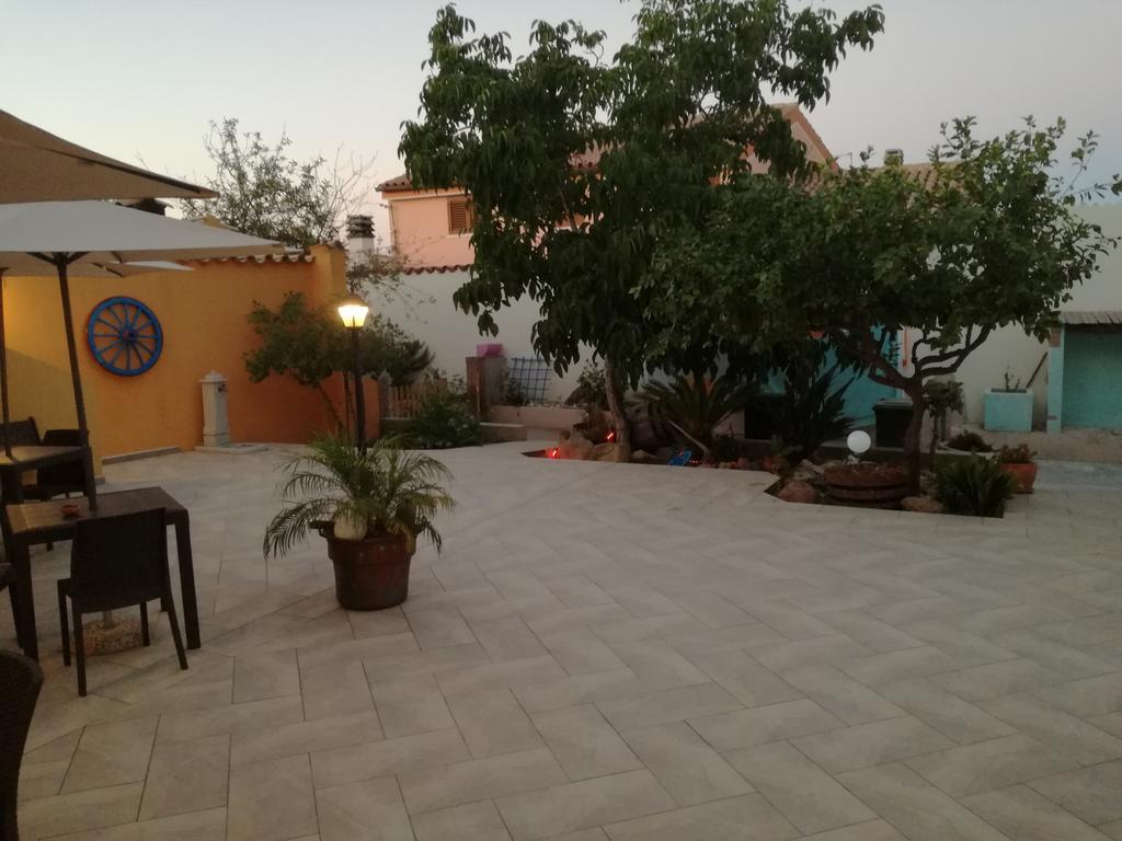 Da Sarah Hotel Muravera Buitenkant foto