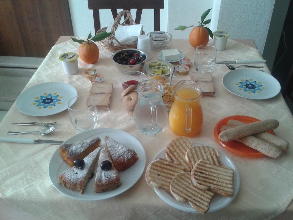 Da Sarah Hotel Muravera Buitenkant foto