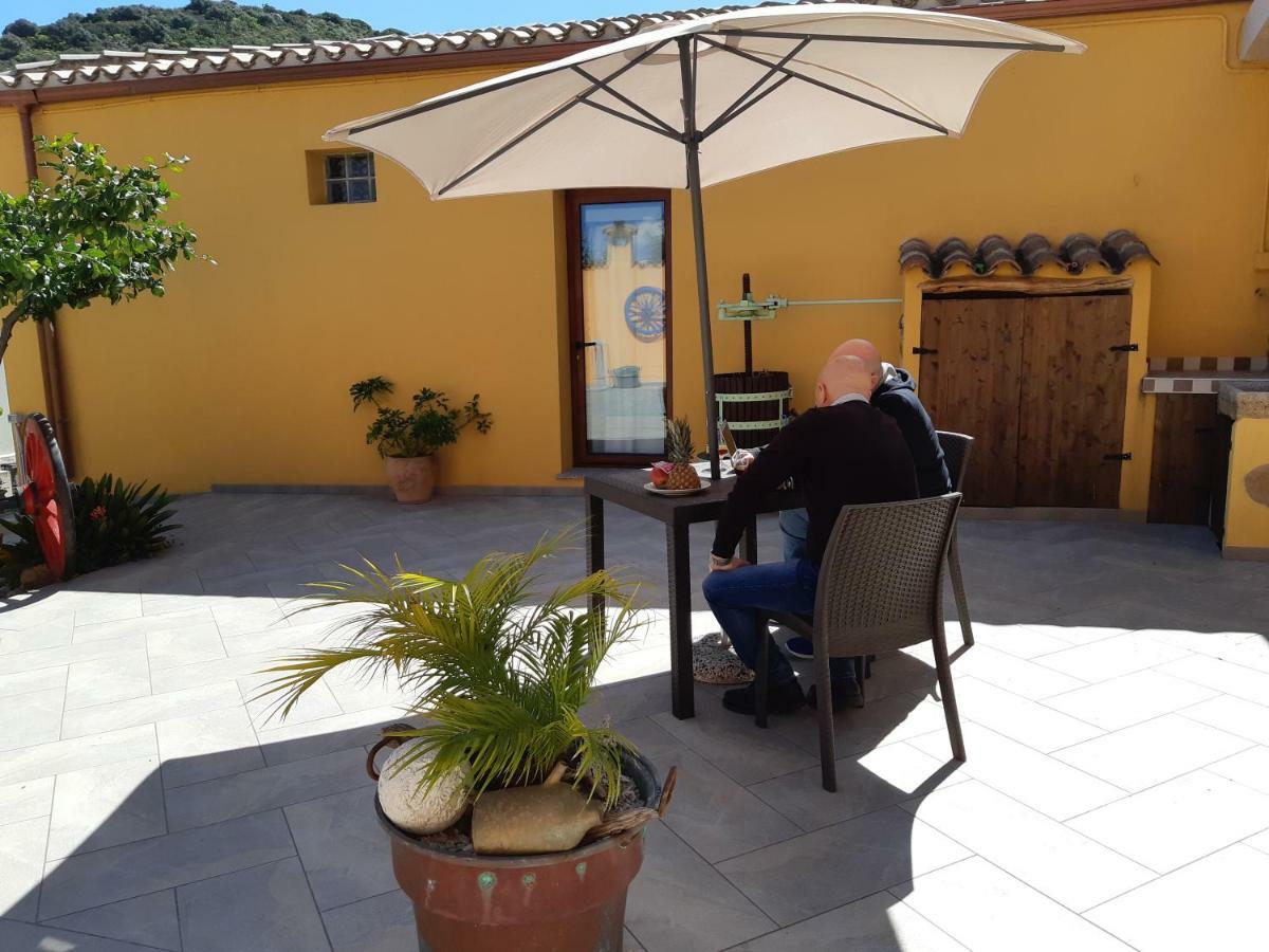 Da Sarah Hotel Muravera Buitenkant foto